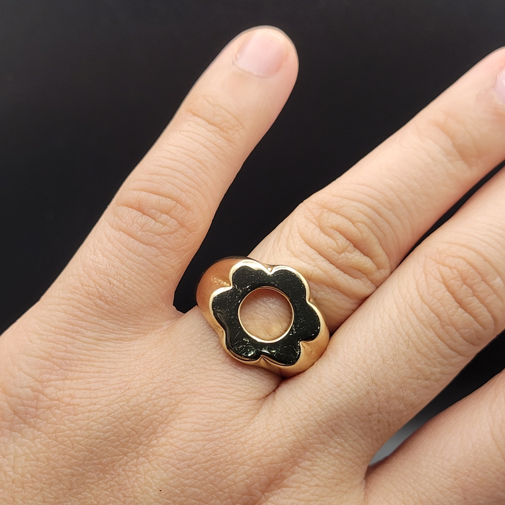 Gold Flower Cutout Ring - Women's Fashion Ring